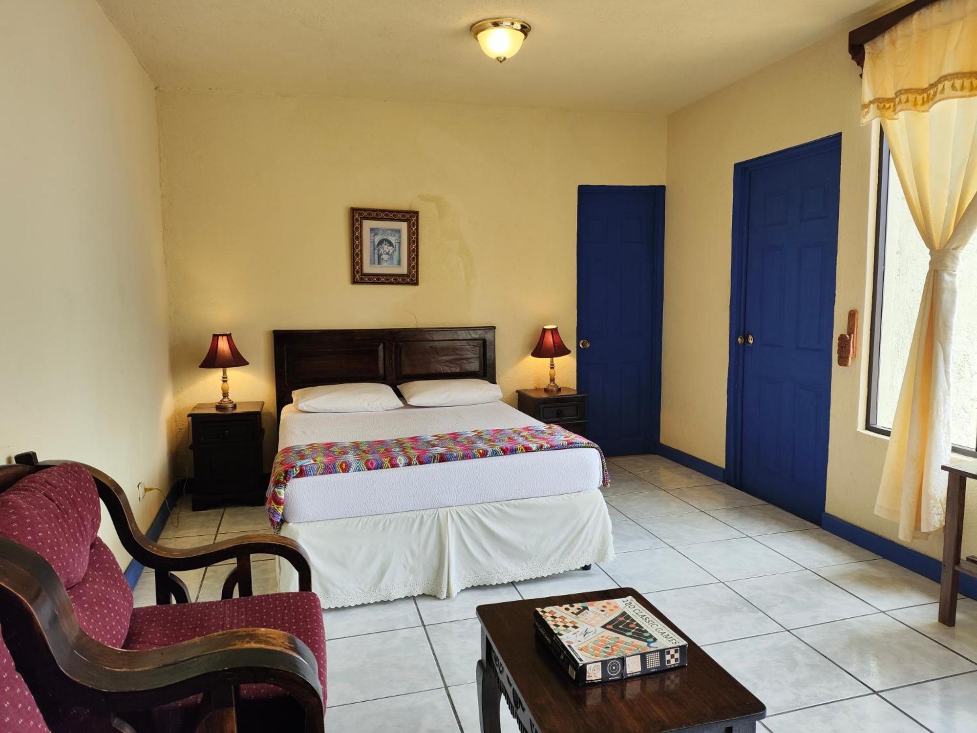 Hotel Restaurante La Villa De Los Dioses San Antonio Palopó Εξωτερικό φωτογραφία